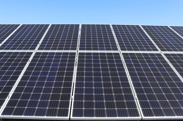 Panneau solaire photovoltaïque : découvrez les avis positifs!